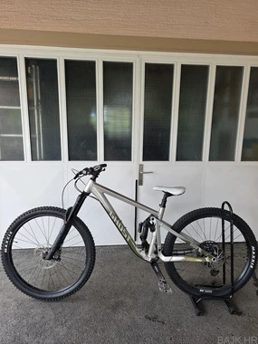 Ghost Riot AM AL 2024/2025